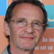 Anton Lesser