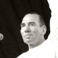 Pete Postlethwaite