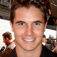 Robbie Amell