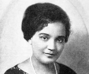 Laura Wheeler Waring